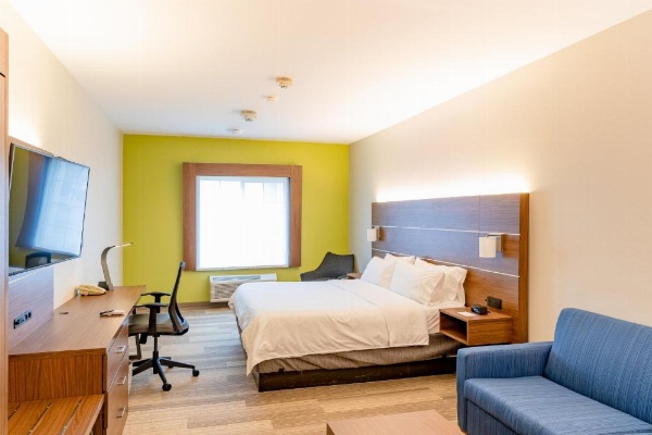 Holiday Inn Express Hereford image 12