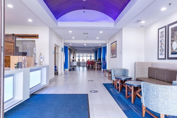 Holiday Inn Express Hereford image 6